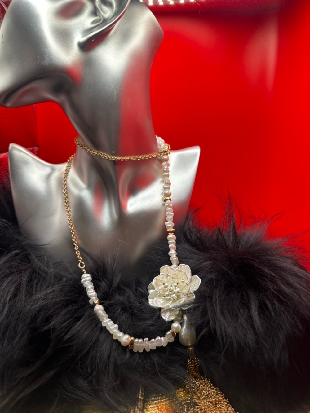 Gold Floral Pearl Pendant Necklace for Women